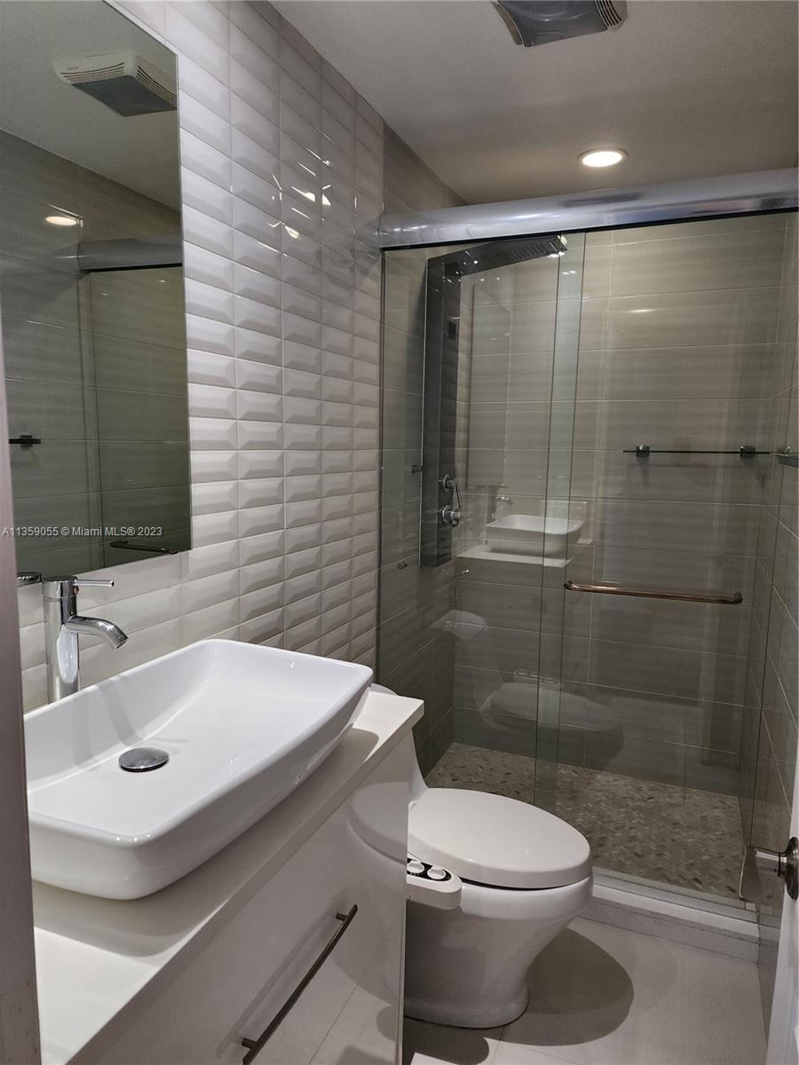 LEXINGTON HOMES ESTATES - Residential Lease