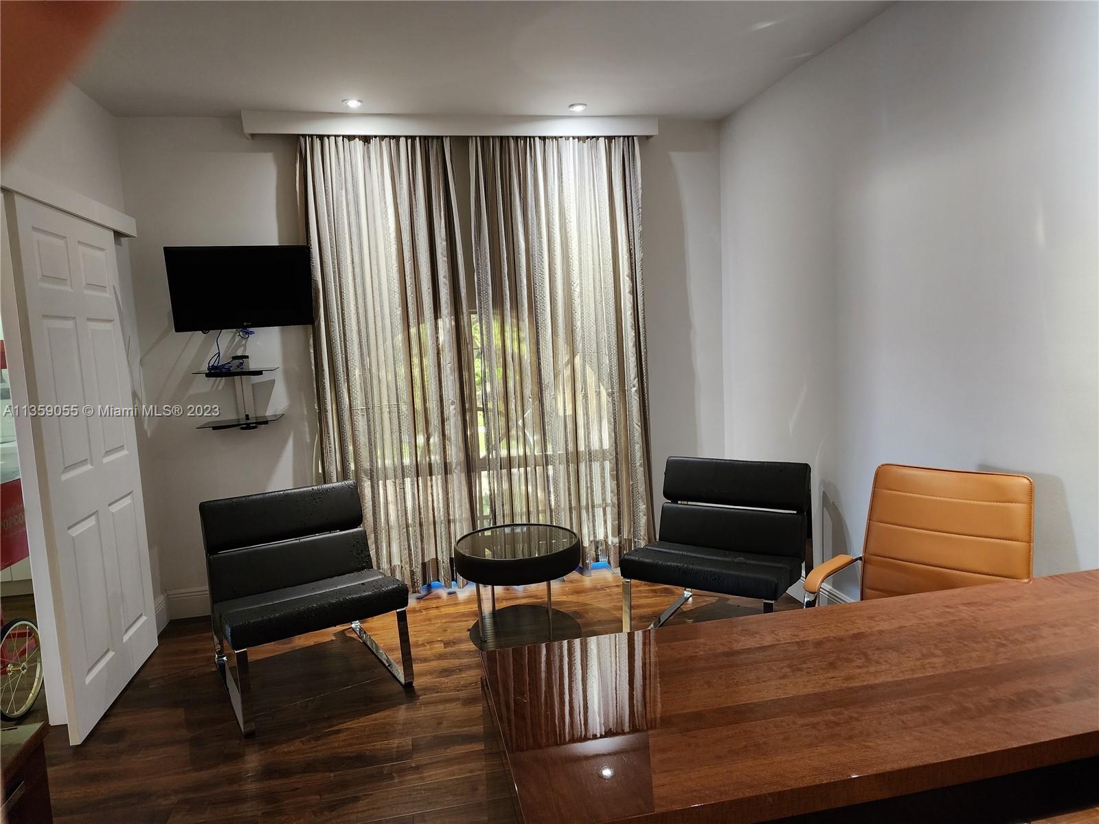 LEXINGTON HOMES ESTATES - Residential Lease