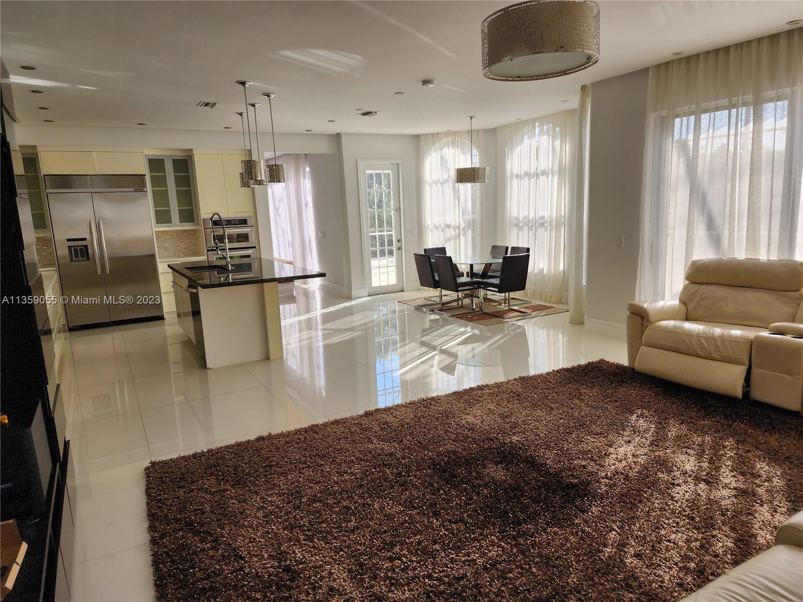 LEXINGTON HOMES ESTATES - Residential Lease