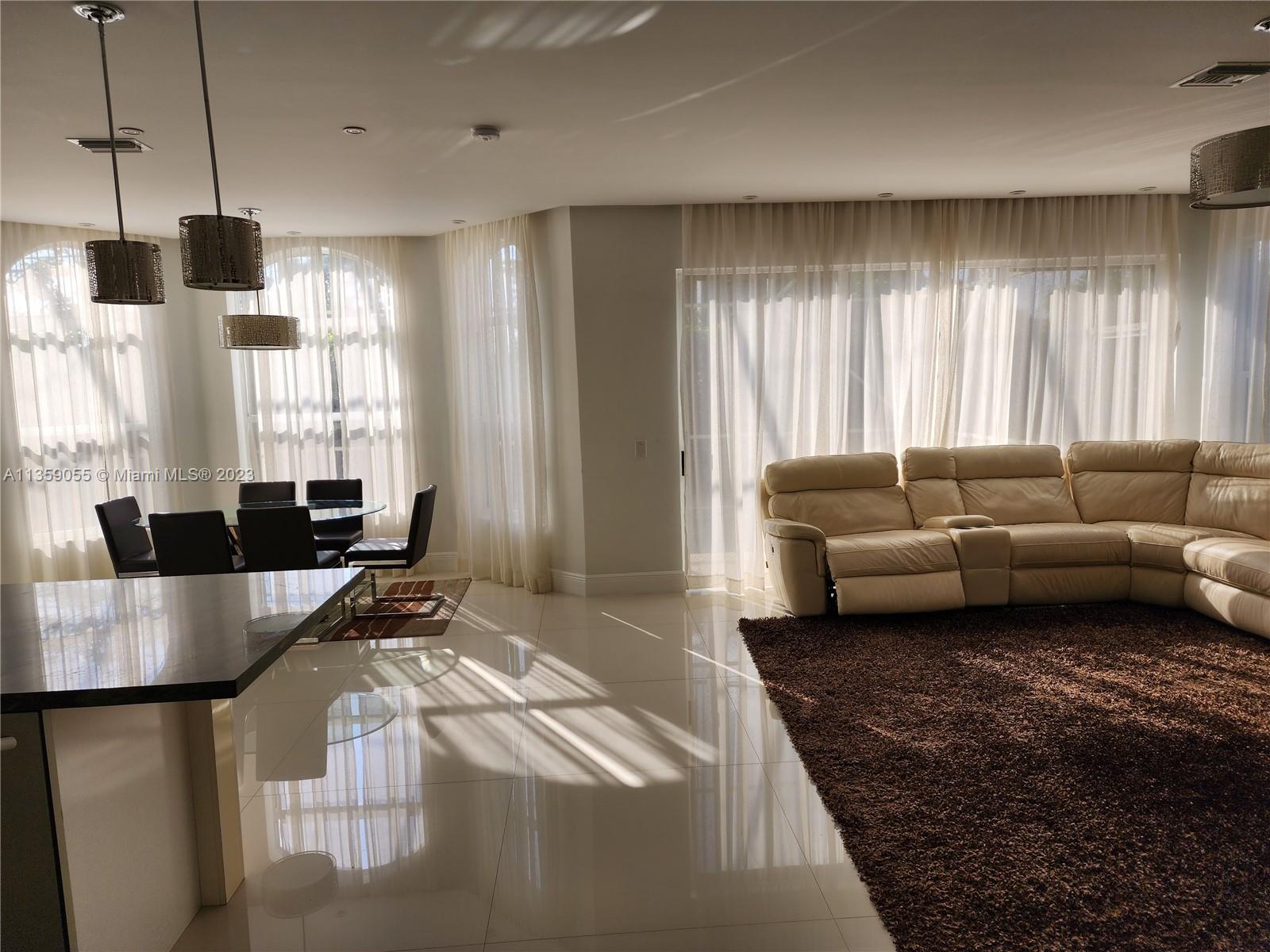 LEXINGTON HOMES ESTATES - Residential Lease
