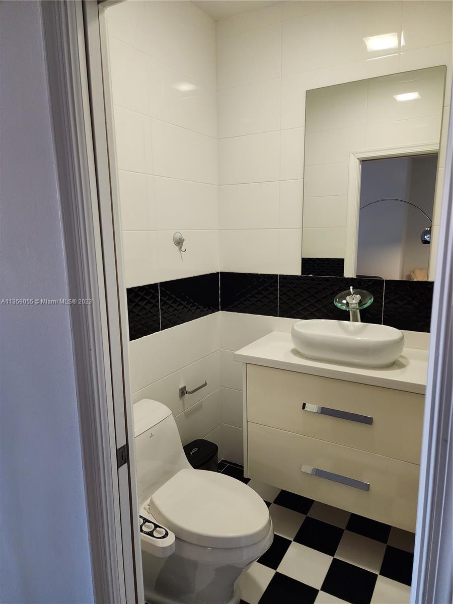 LEXINGTON HOMES ESTATES - Residential Lease