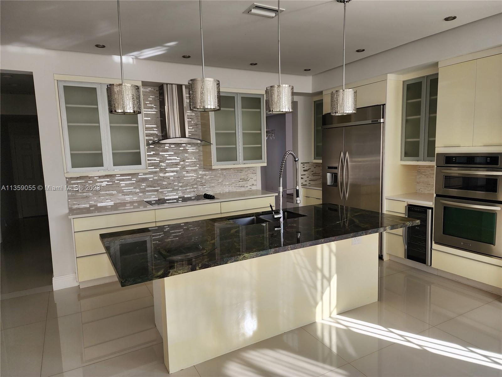 LEXINGTON HOMES ESTATES - Residential Lease