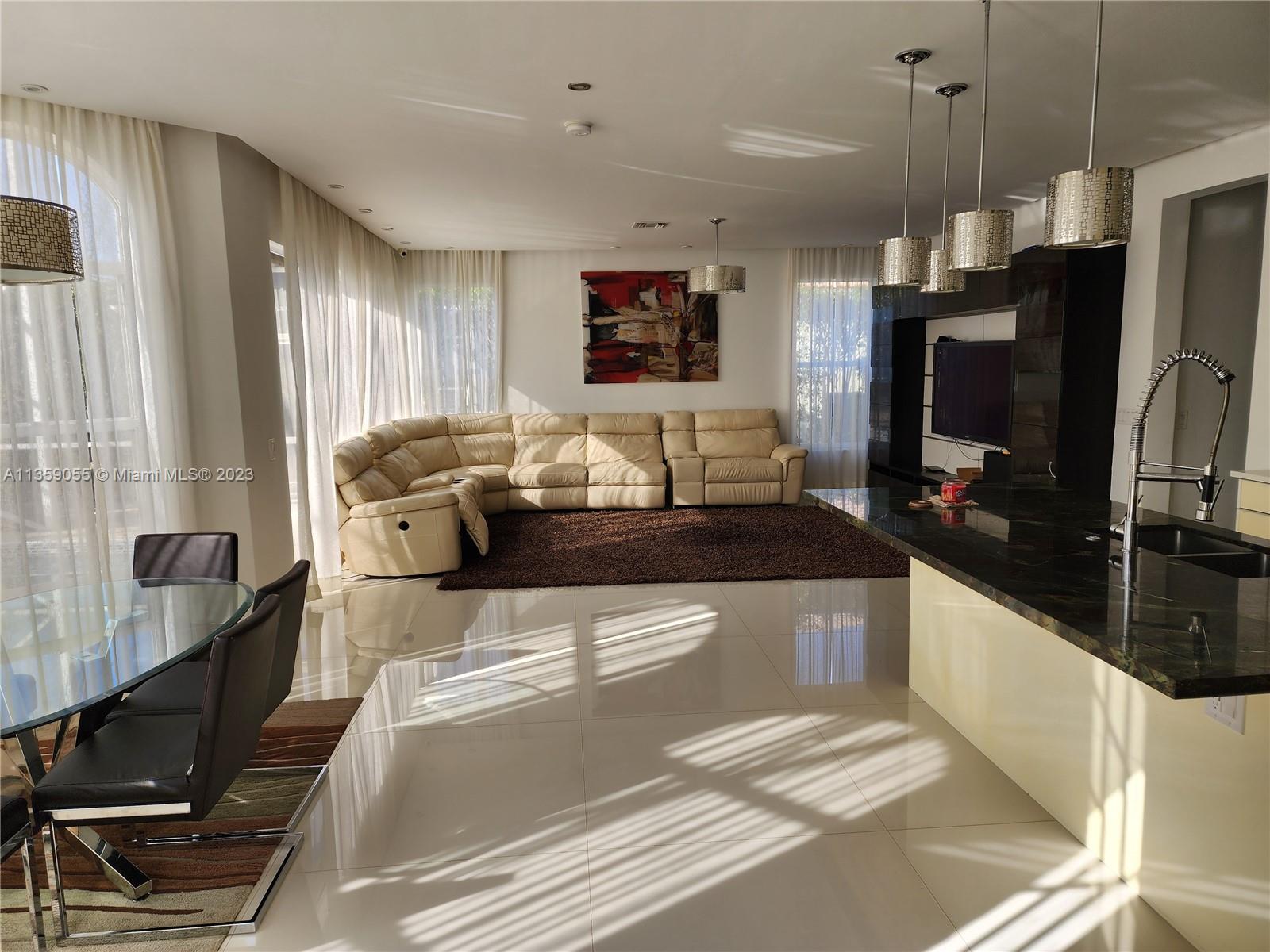 LEXINGTON HOMES ESTATES - Residential Lease