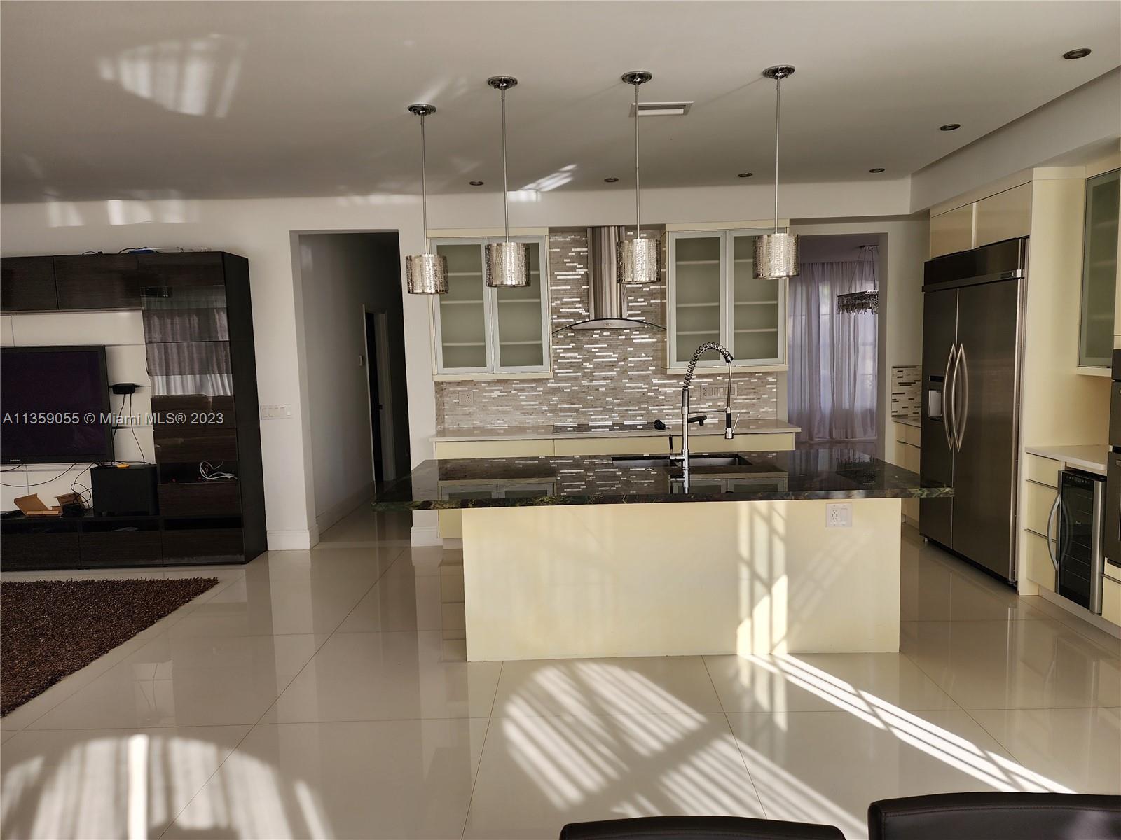 LEXINGTON HOMES ESTATES - Residential Lease