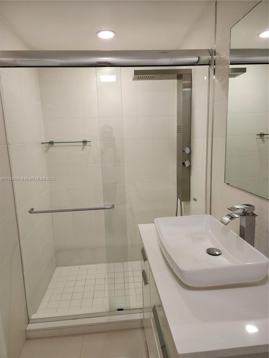 LEXINGTON HOMES ESTATES - Residential Lease