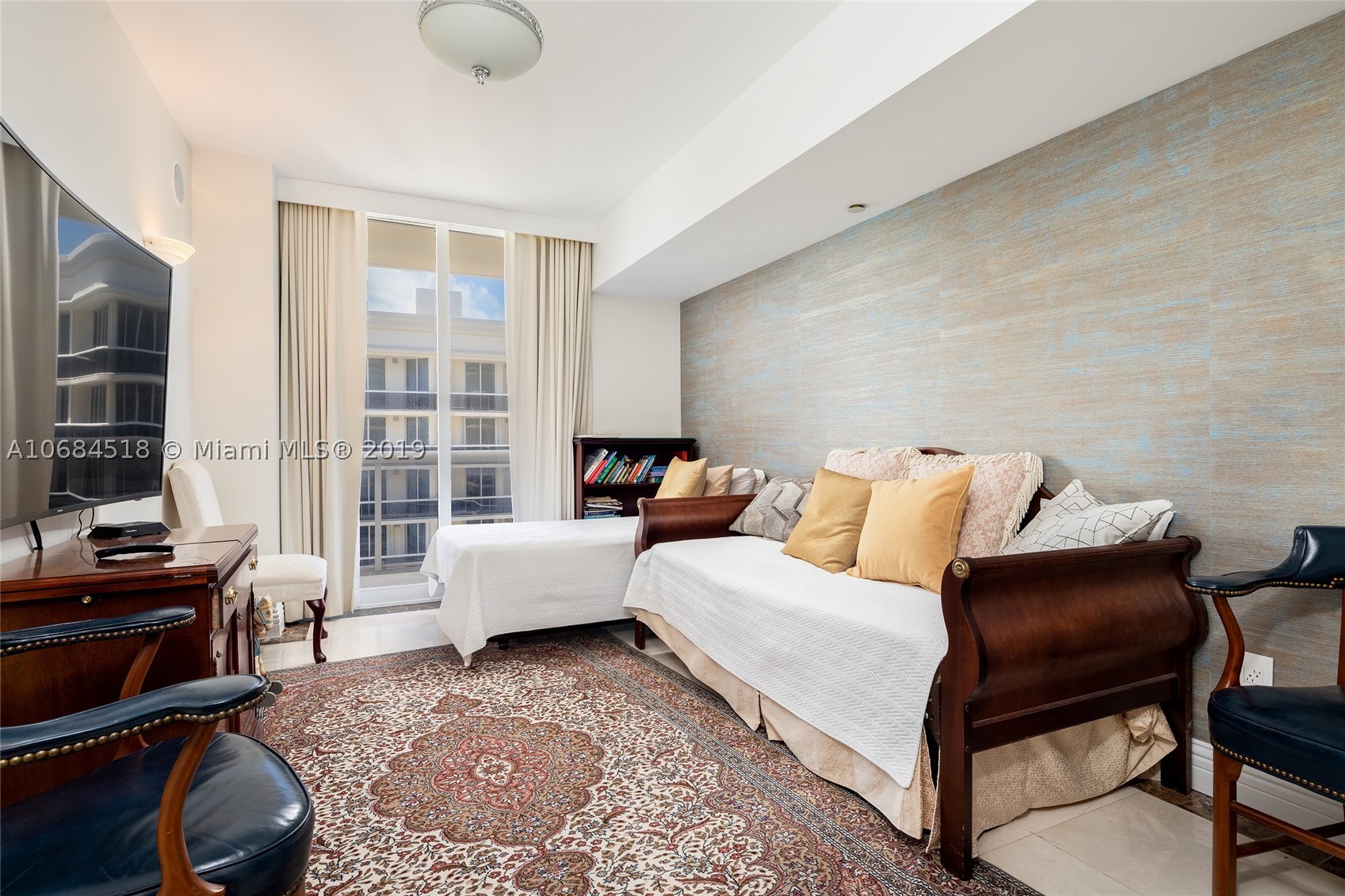 SOLIMAR CONDO - Residential