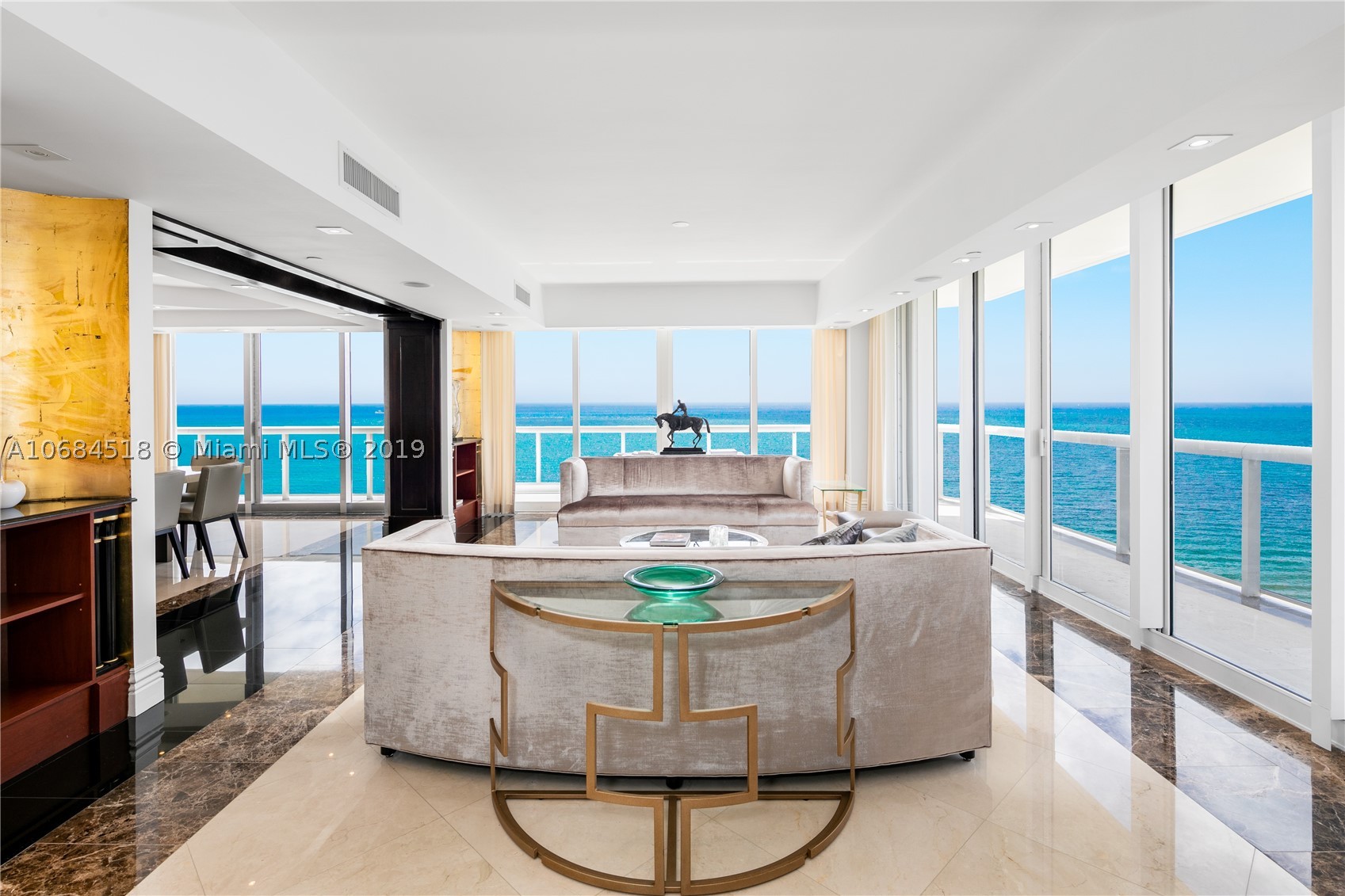 SOLIMAR CONDO - Residential