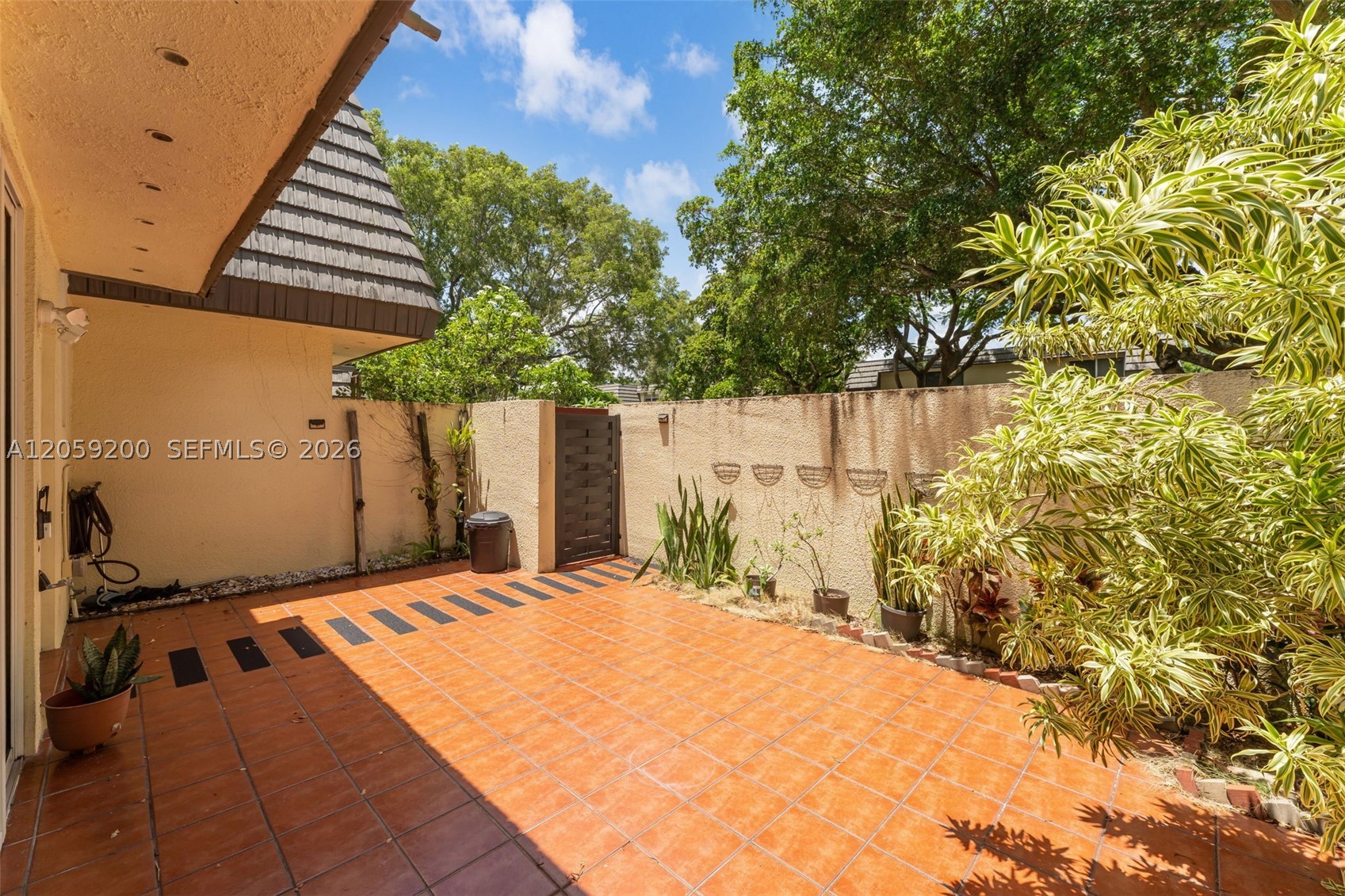 KENDALE LAKES TOWNHOUSE C - Residential
