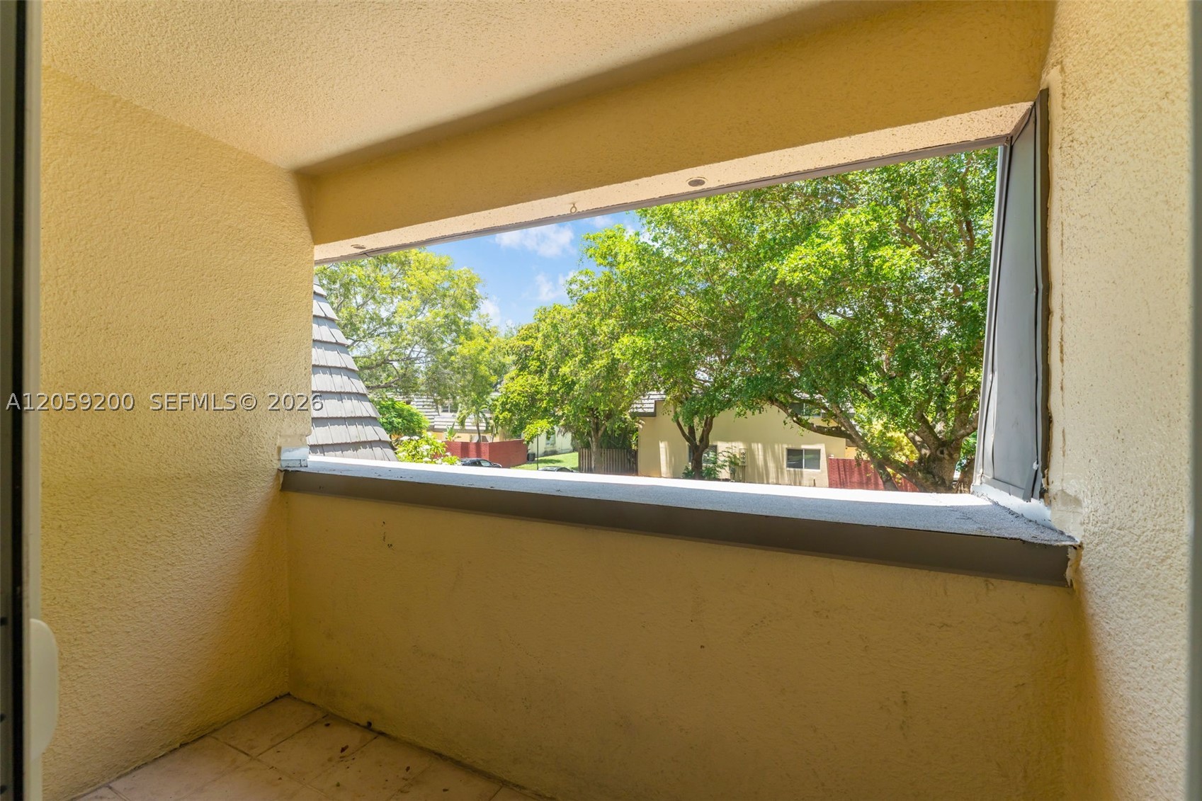KENDALE LAKES TOWNHOUSE C - Residential