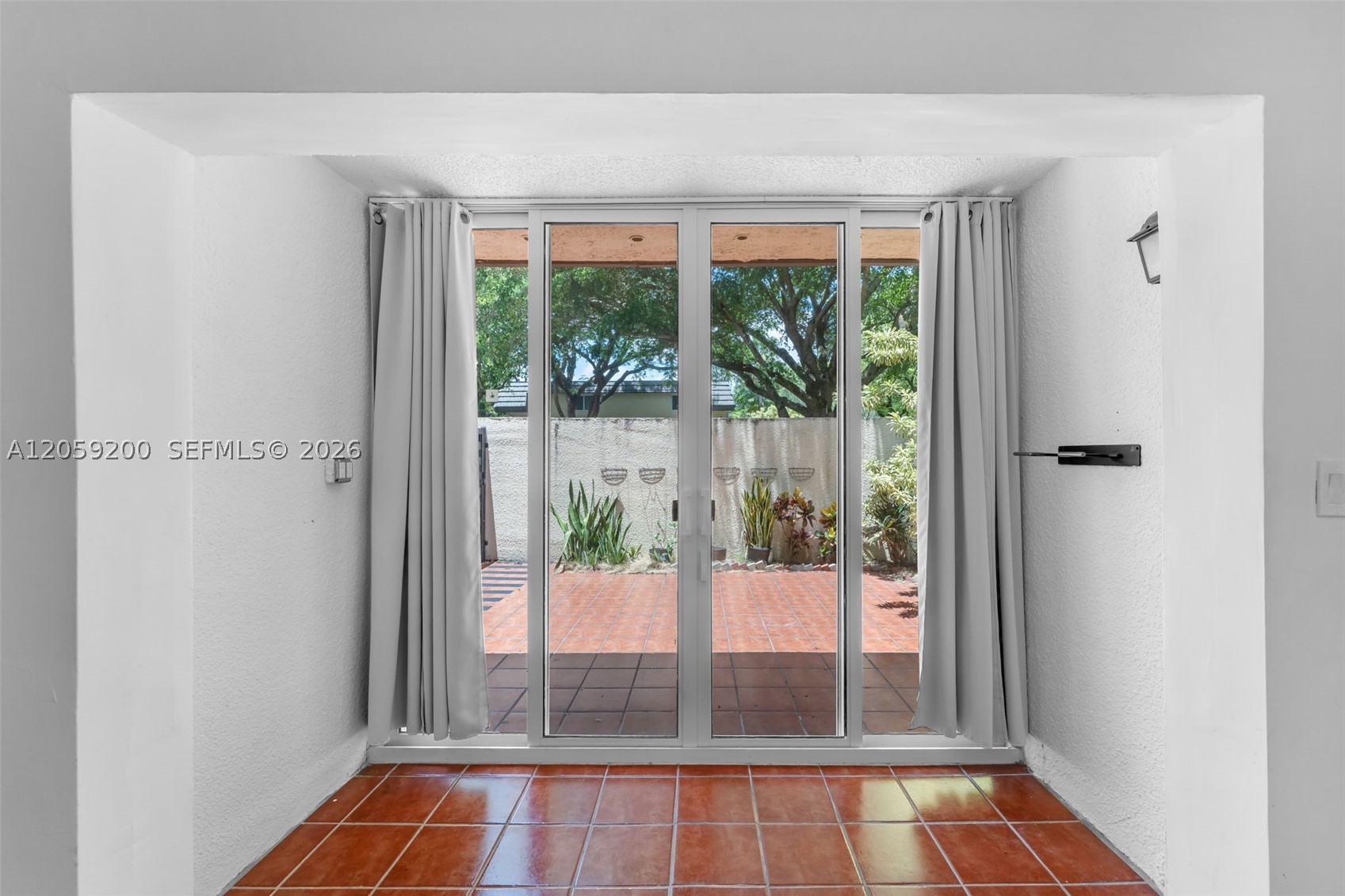 KENDALE LAKES TOWNHOUSE C - Residential