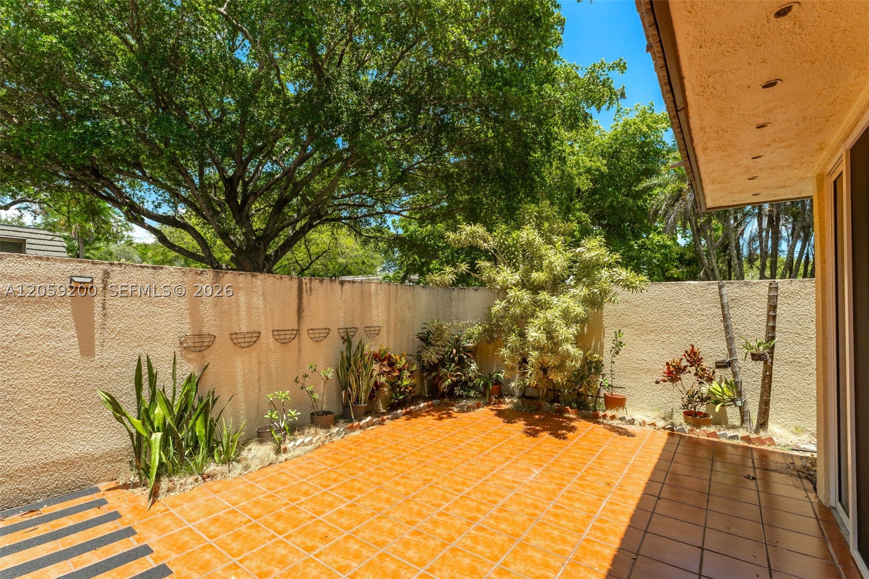 KENDALE LAKES TOWNHOUSE C - Residential