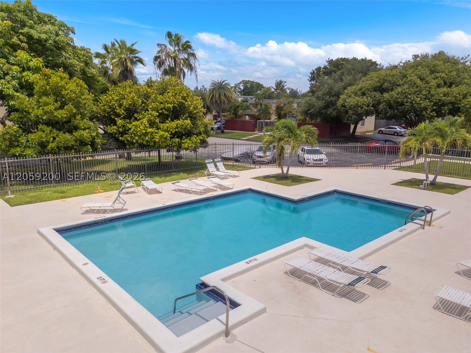 KENDALE LAKES TOWNHOUSE C - Residential