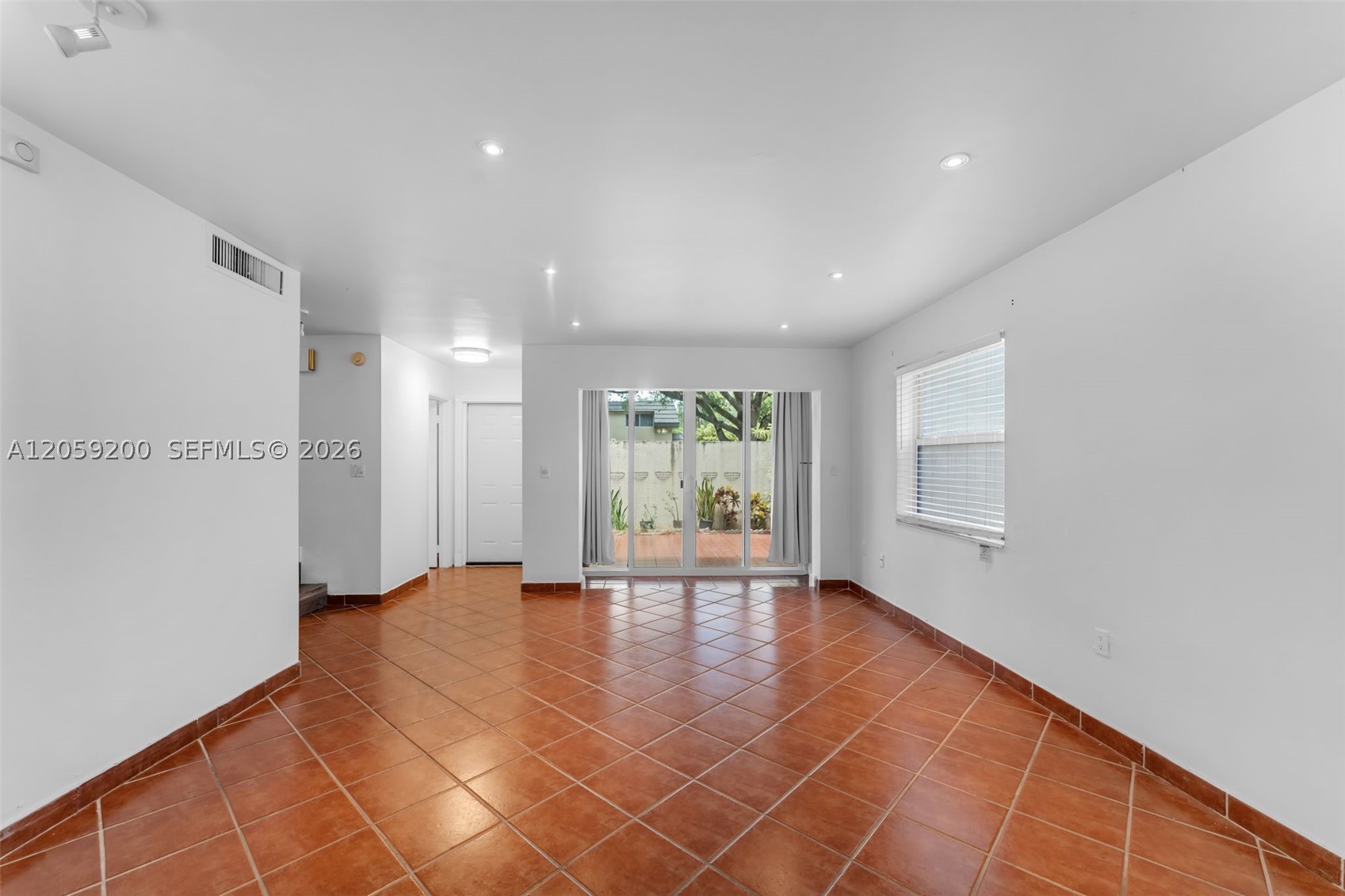 KENDALE LAKES TOWNHOUSE C - Residential