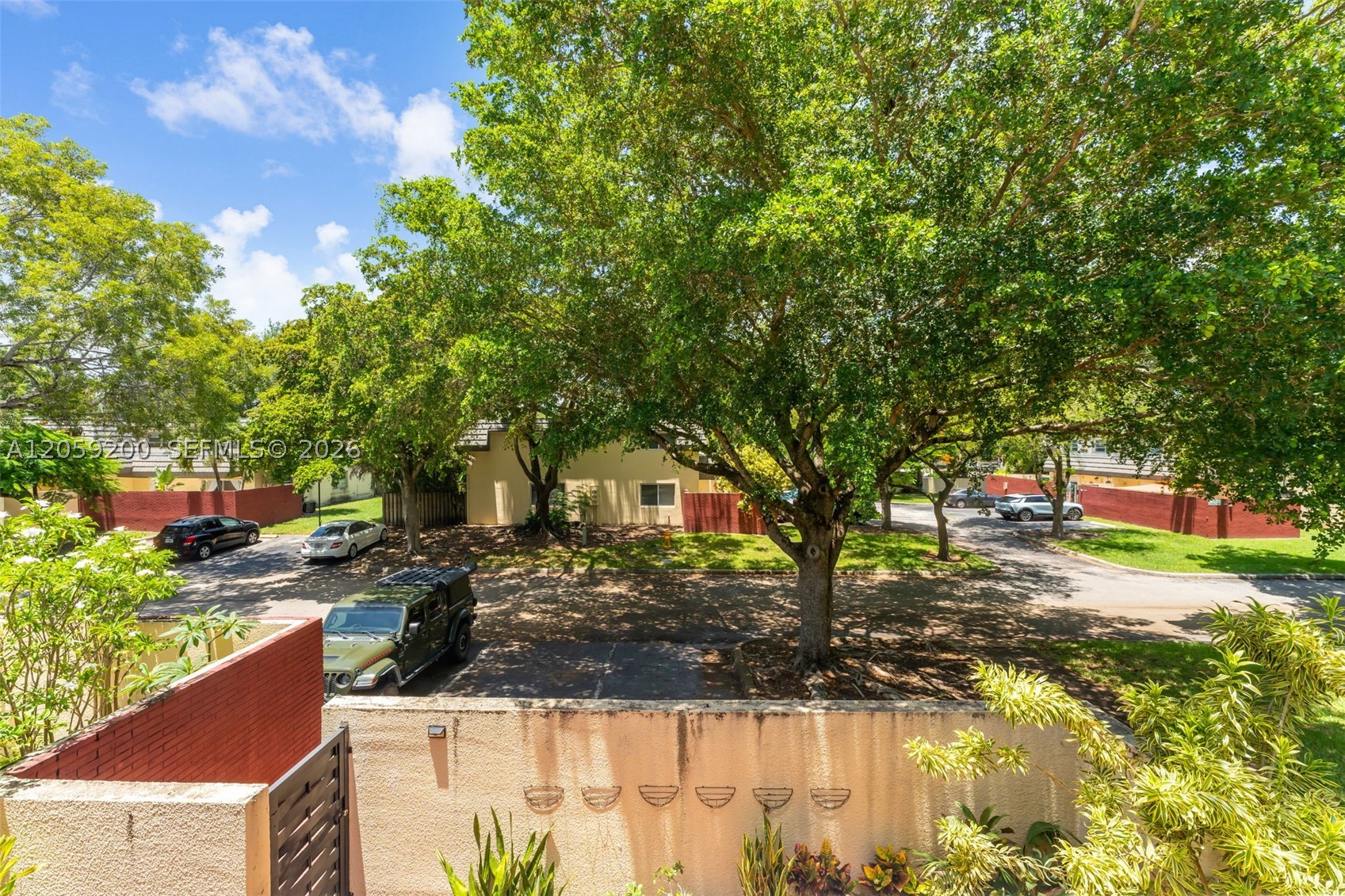 KENDALE LAKES TOWNHOUSE C - Residential