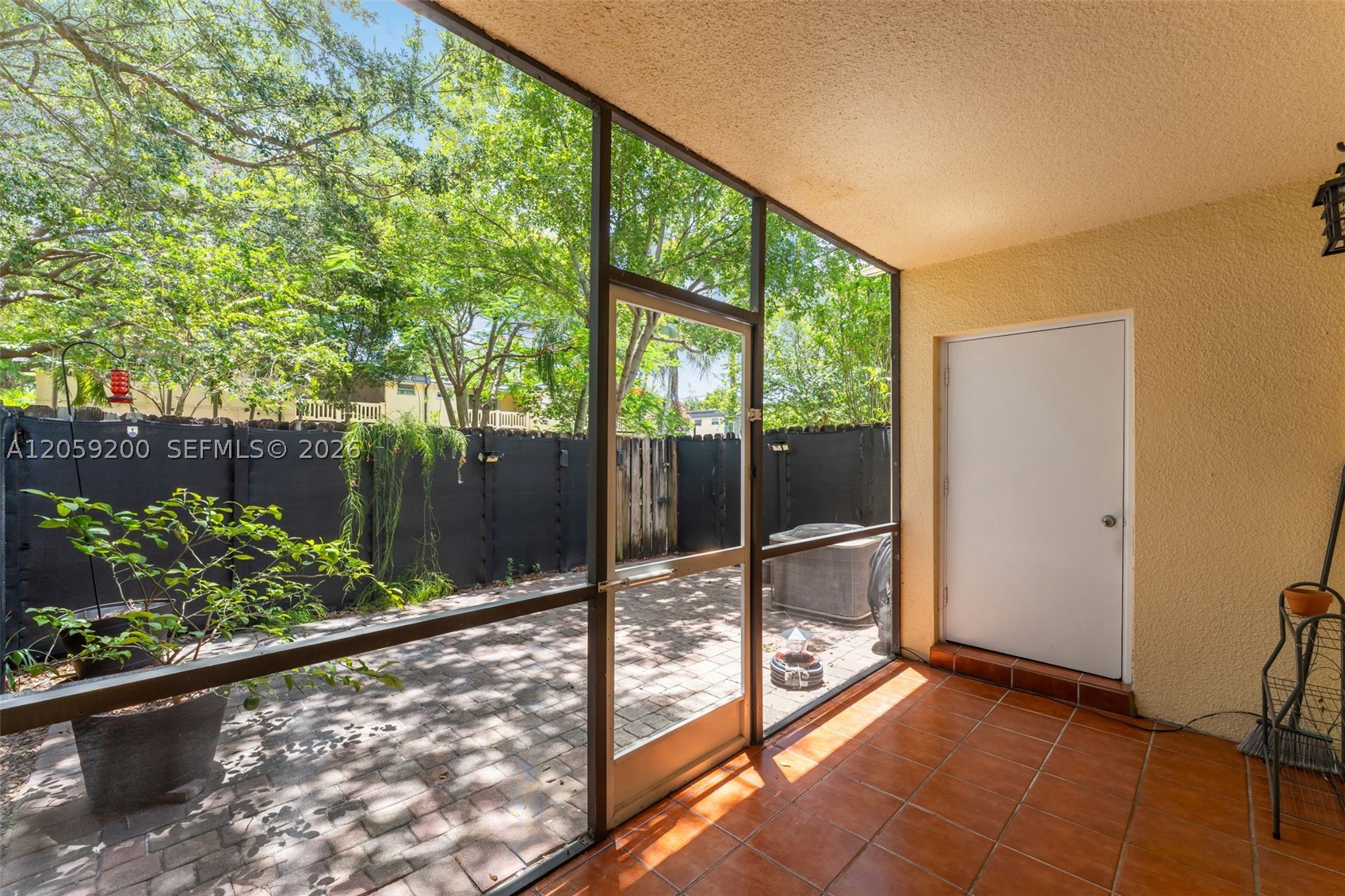 KENDALE LAKES TOWNHOUSE C - Residential