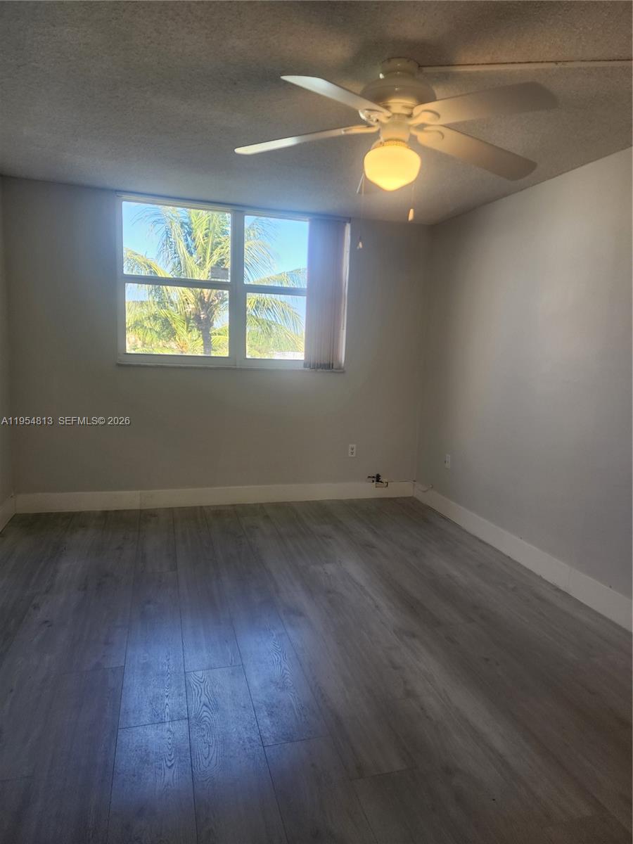 LIME BAY CONDOMINIUM 6 - Residential