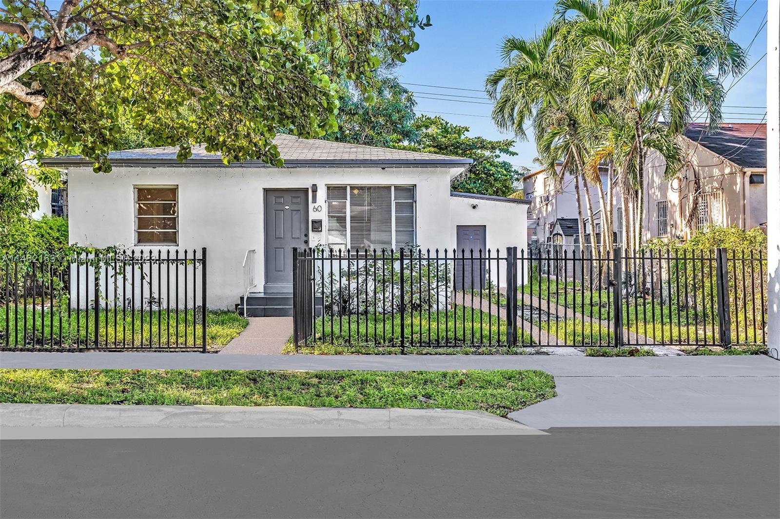 BUENA VISTA | SINGLE FAMILY HOME | 2 BED +1 BATH | LARGE PRIVATE BACK YARD WITH GATED FRONT YARD, CLOSE TO MIDTOWN SHOPS, DESIGN DISTRICT, WYNWOOD, 1-95 AND MIAMI INTERNATIONAL AIRPORT