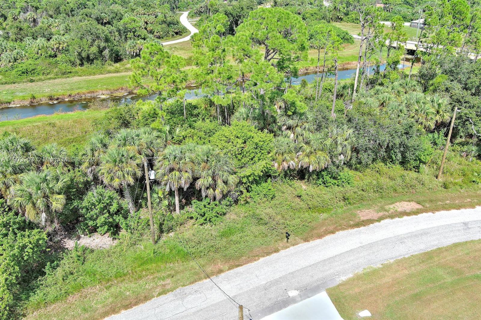 PORT CHARLOTTE - Land