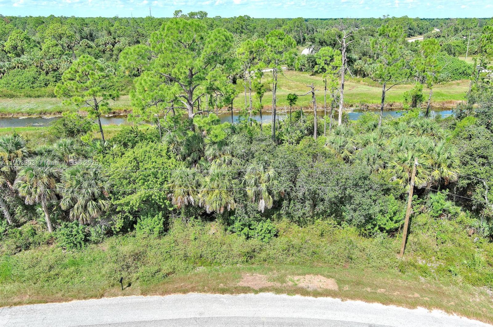 PORT CHARLOTTE - Land
