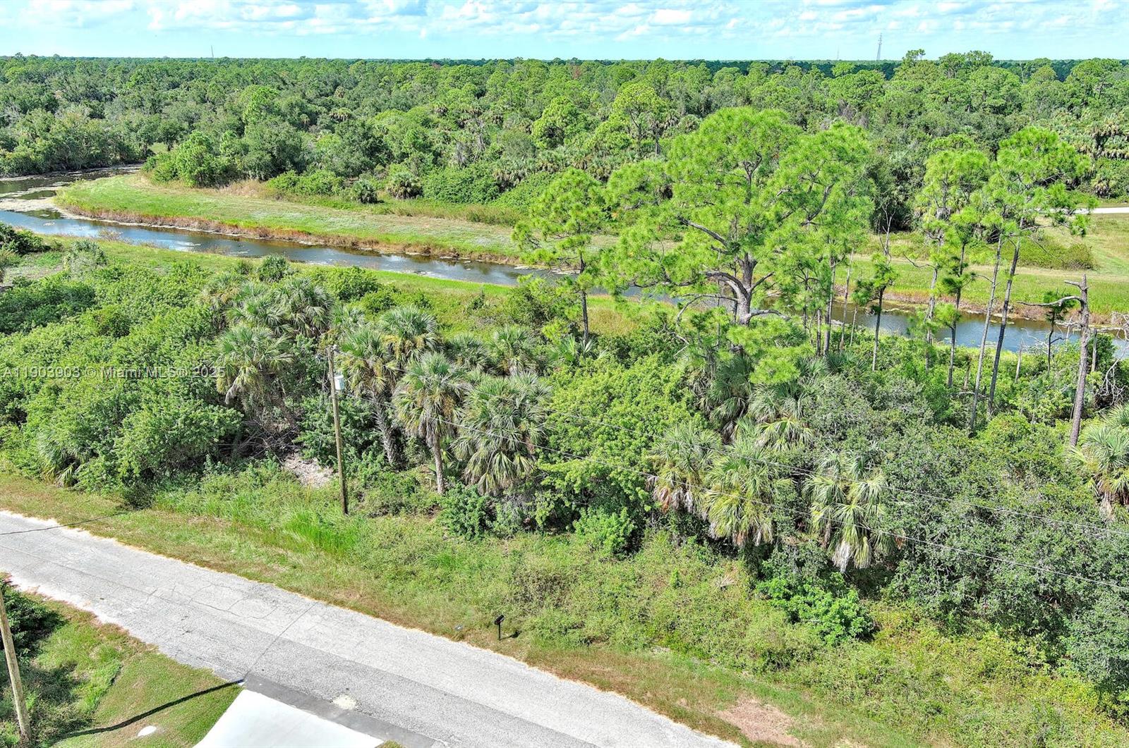 PORT CHARLOTTE - Land