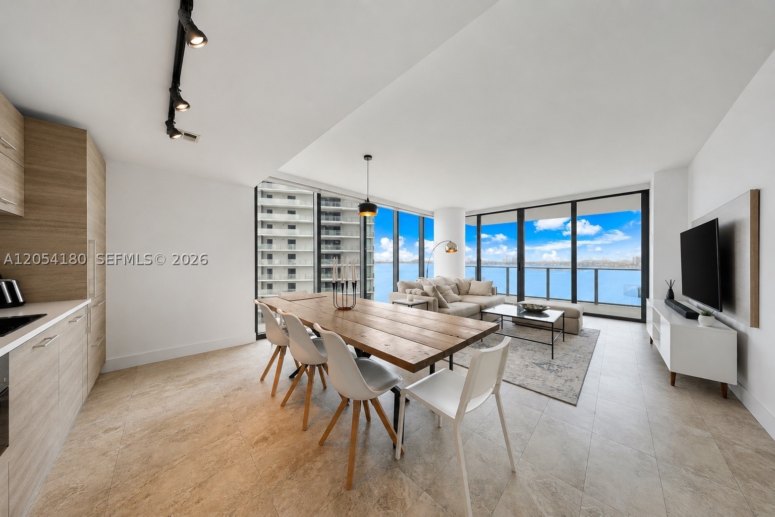 PARAISO BAY CONDO - Residential