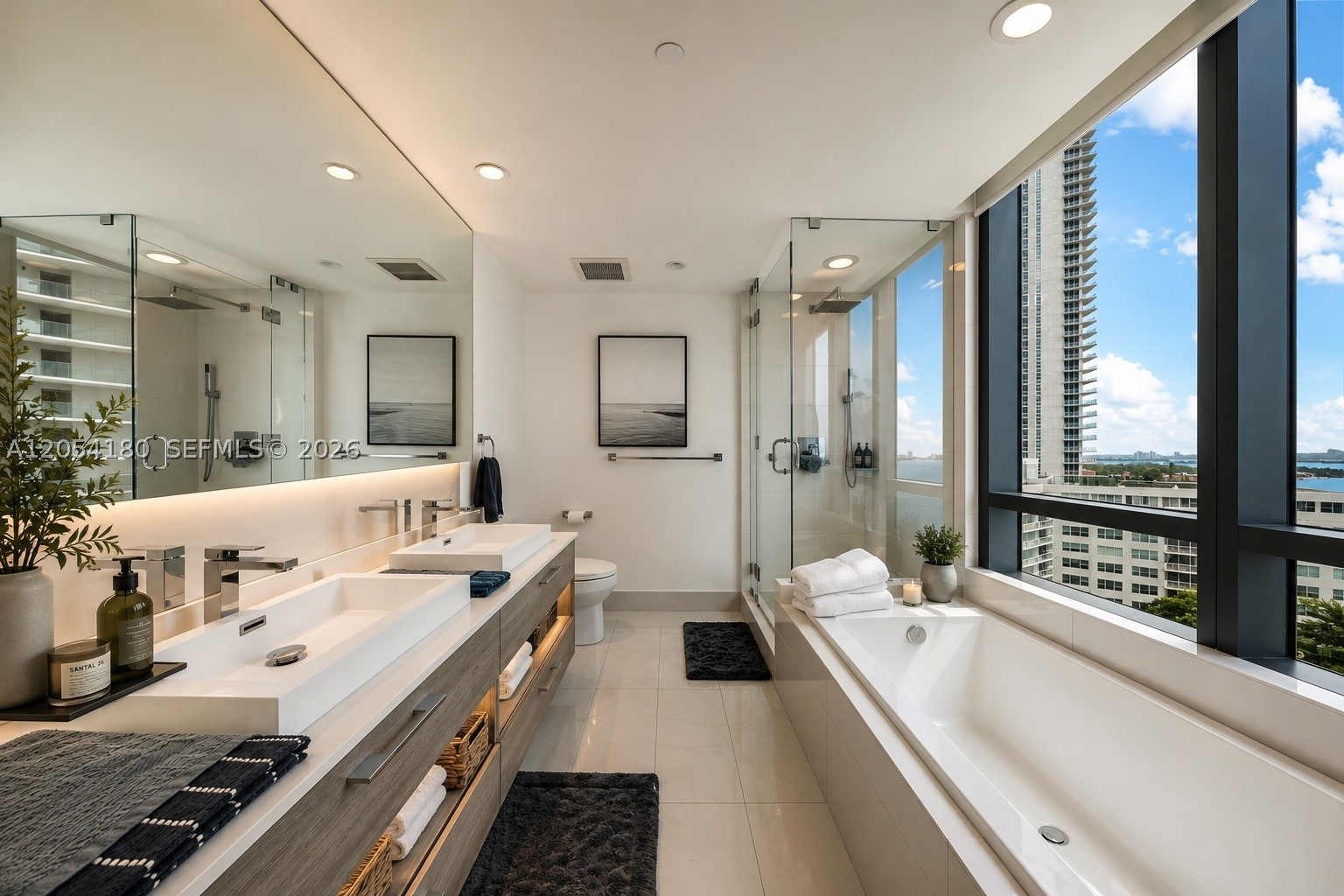 PARAISO BAY CONDO - Residential