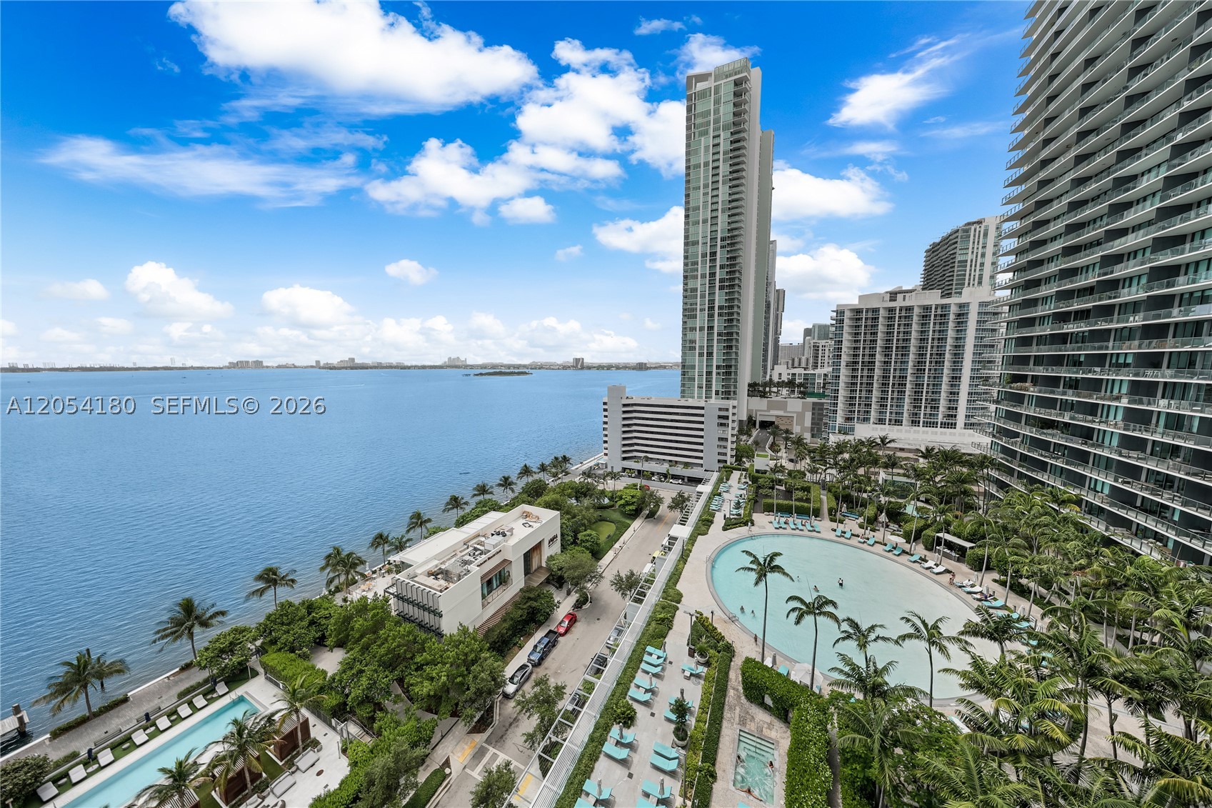 PARAISO BAY CONDO - Residential