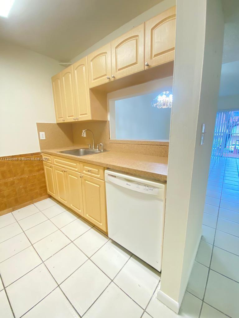 LAGUNA CLUB EAST CONDO - Residential Lease