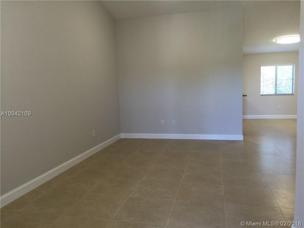 The Courts At Bayshore II - Residential Lease