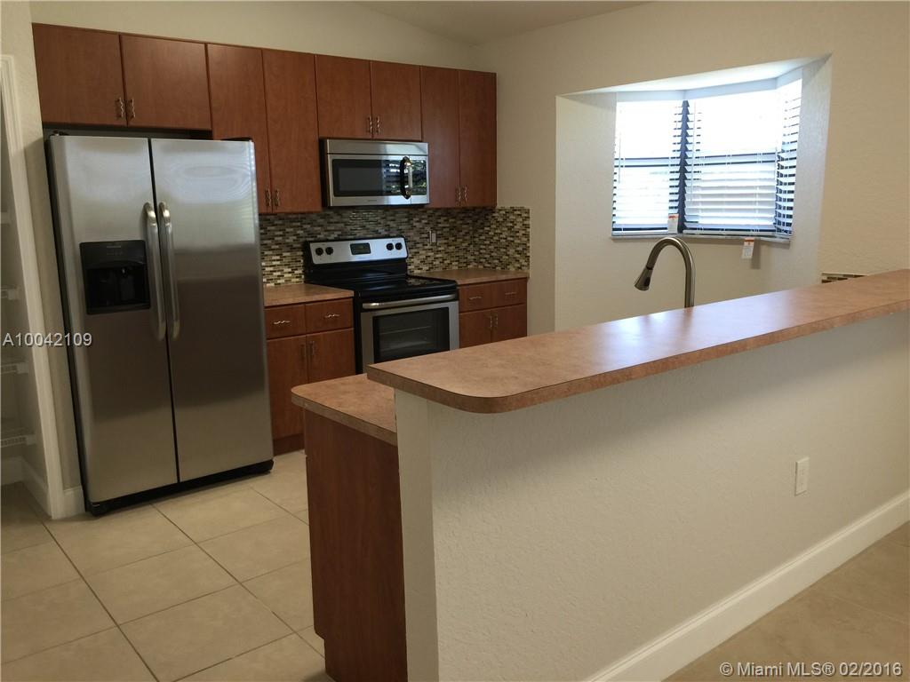 The Courts At Bayshore II - Residential Lease