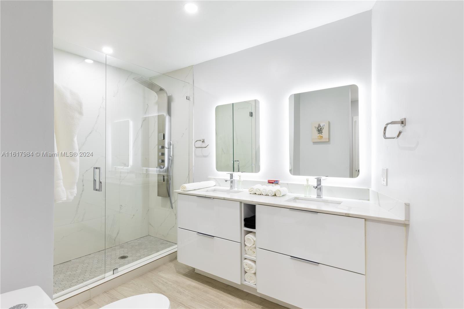 GREYKNOLL ESTATES - Residential Lease