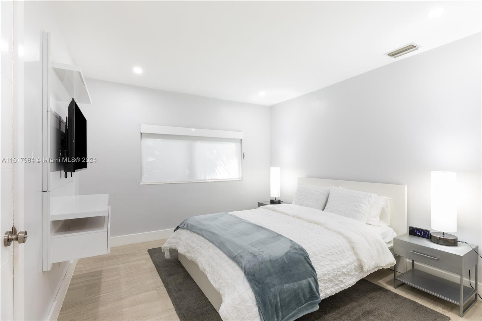 GREYKNOLL ESTATES - Residential Lease