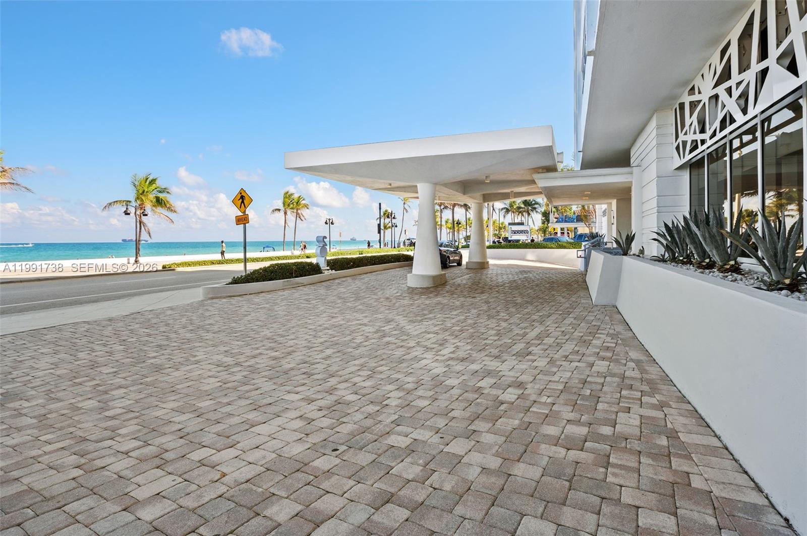 SEASONS CONDO - Residential