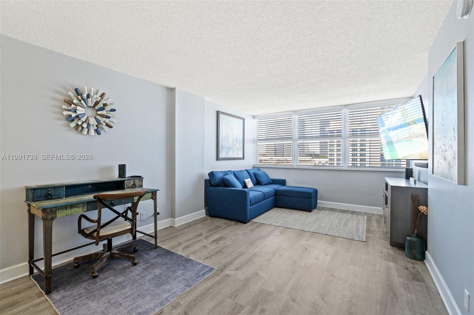 SEASONS CONDO - Residential