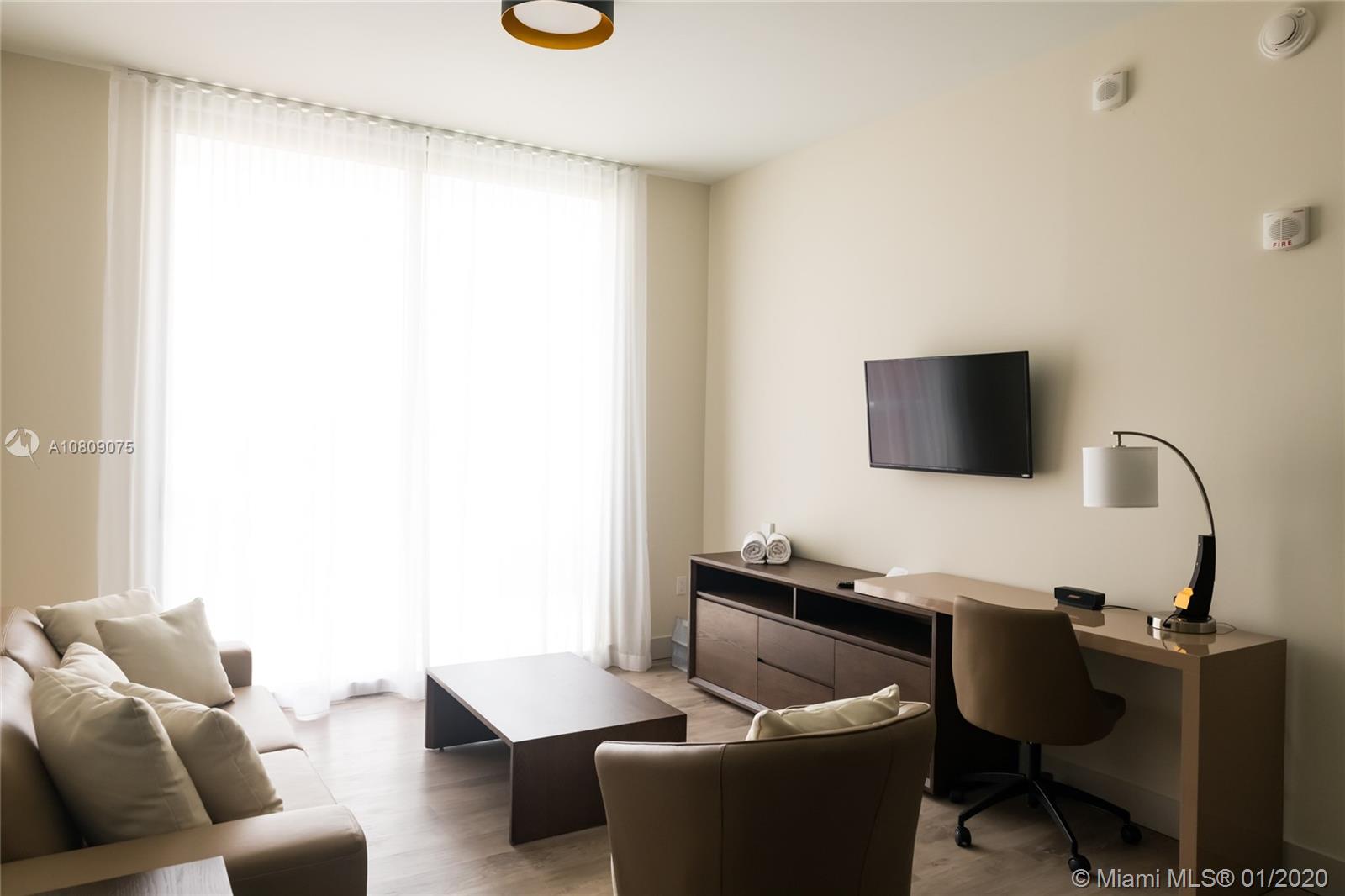 COSTA HOLLYWOOD - Residential