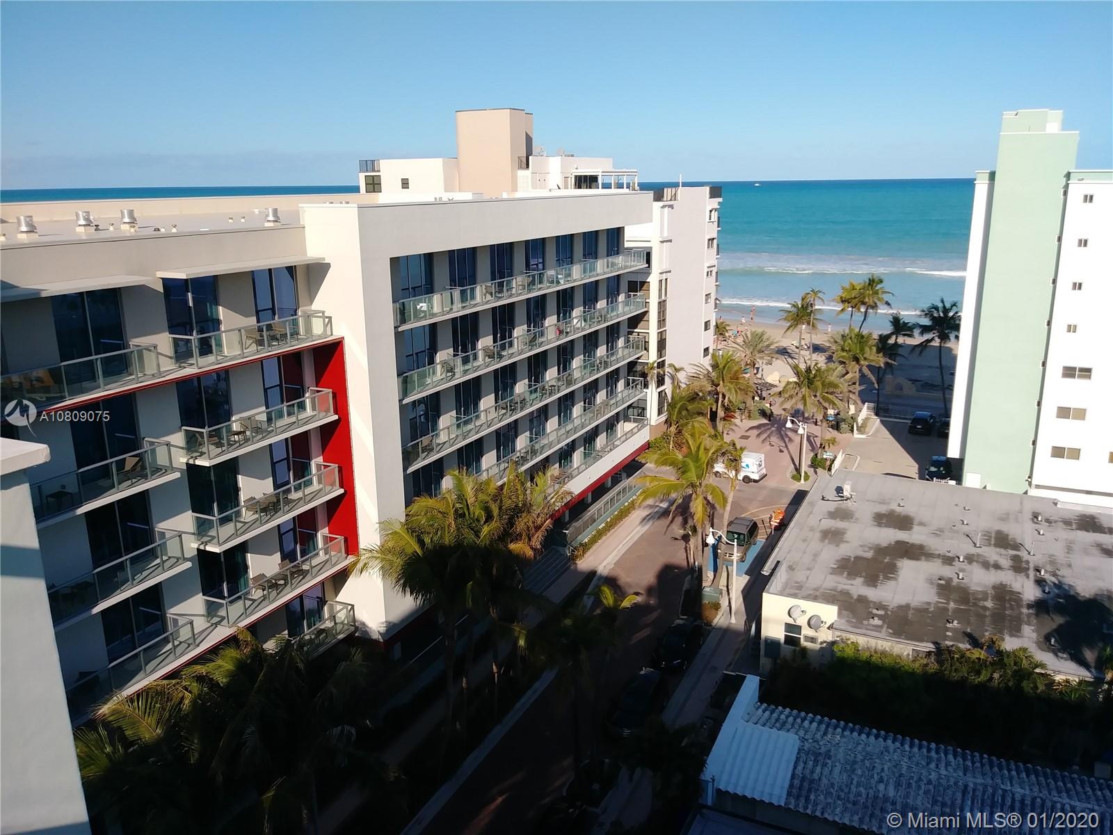 COSTA HOLLYWOOD - Residential