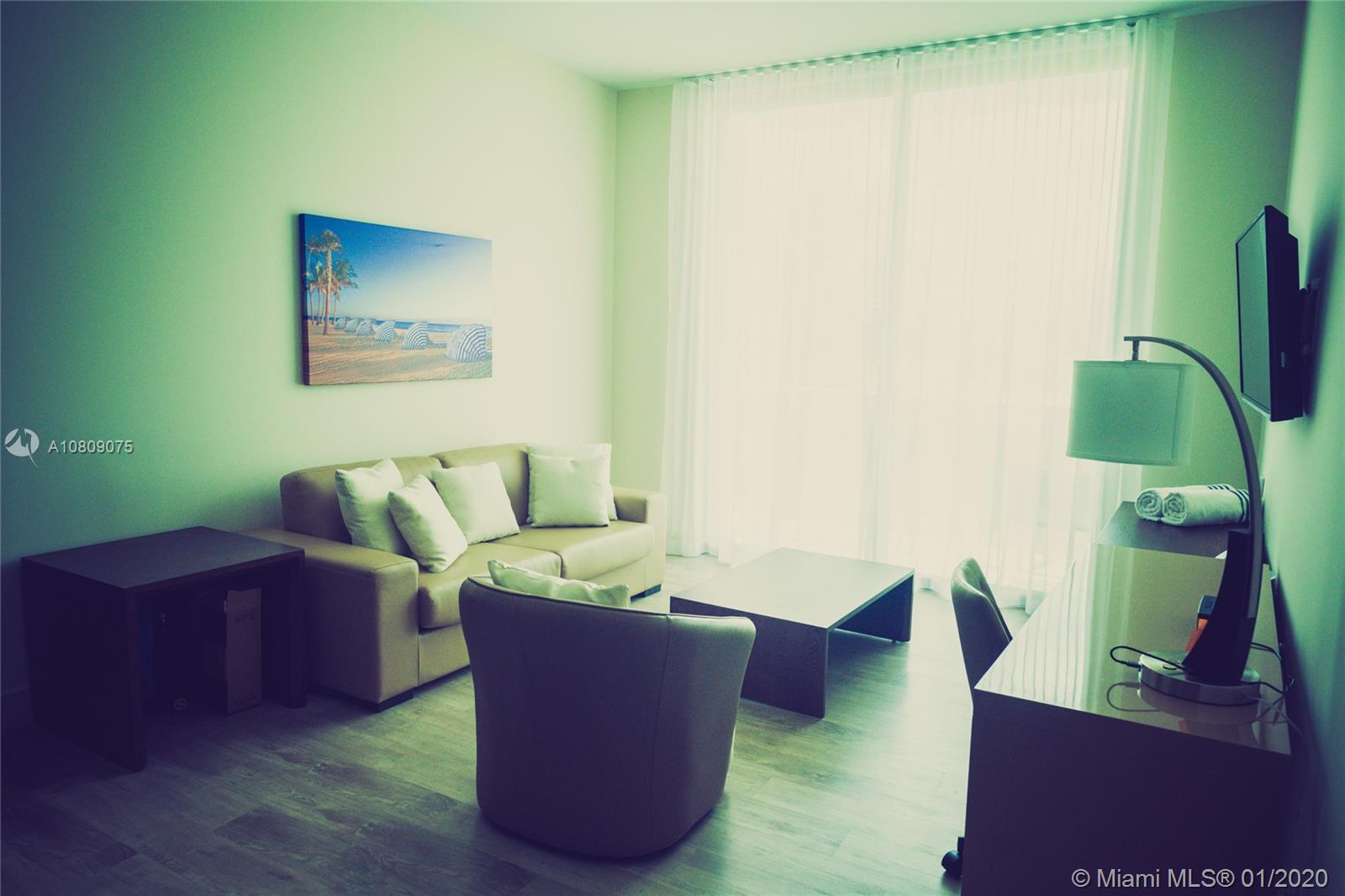 COSTA HOLLYWOOD - Residential