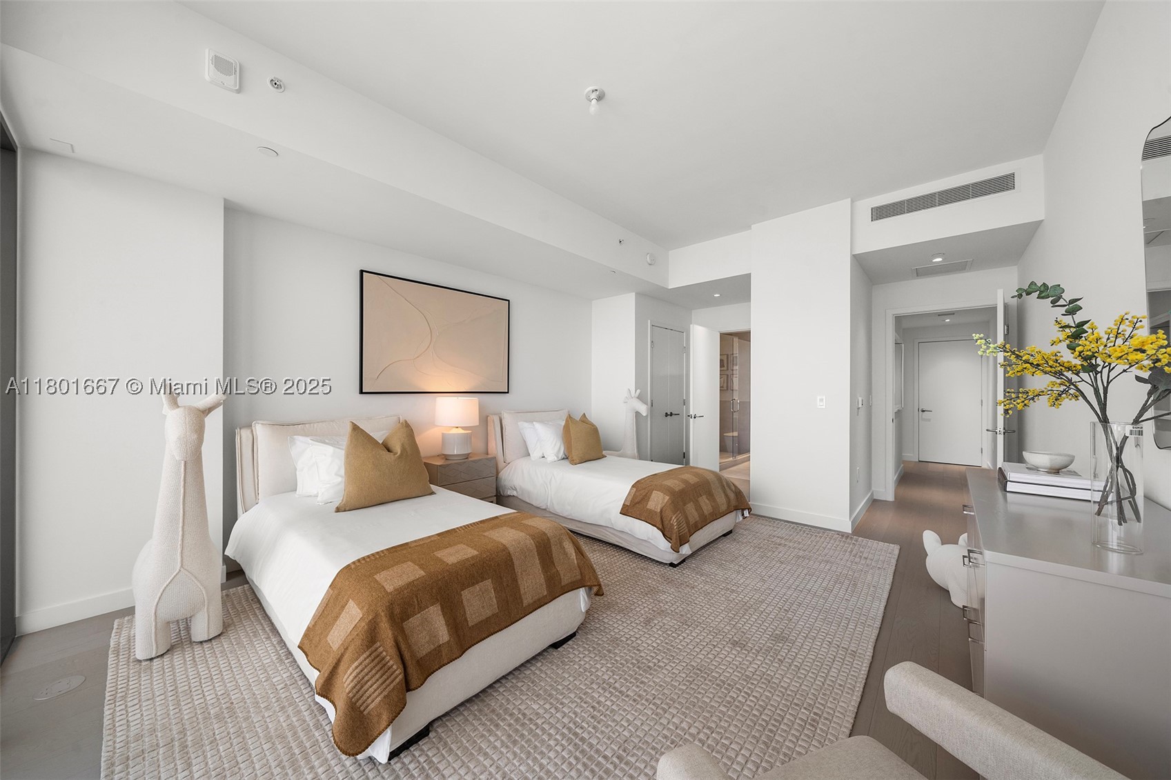FIVE PARK CONDO - Residential