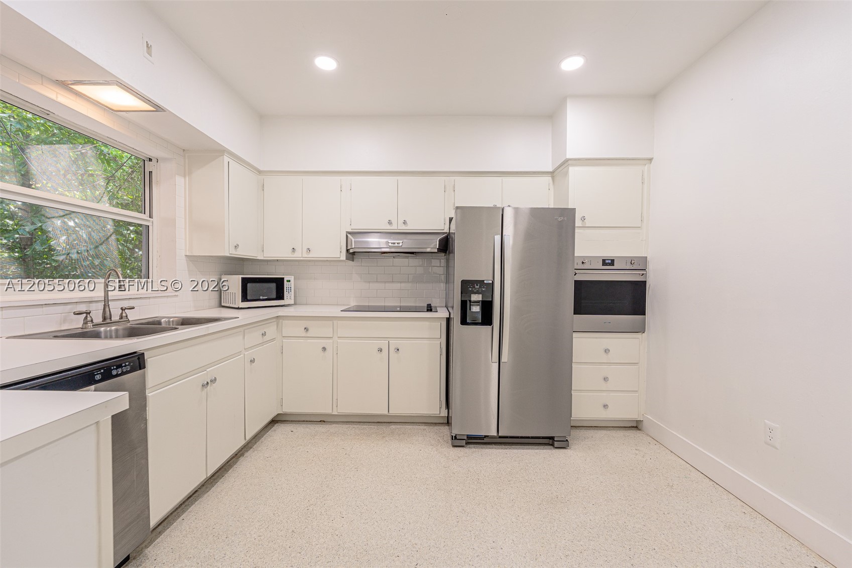 CORAL GABLES COUNTRY CLUB - Residential Lease