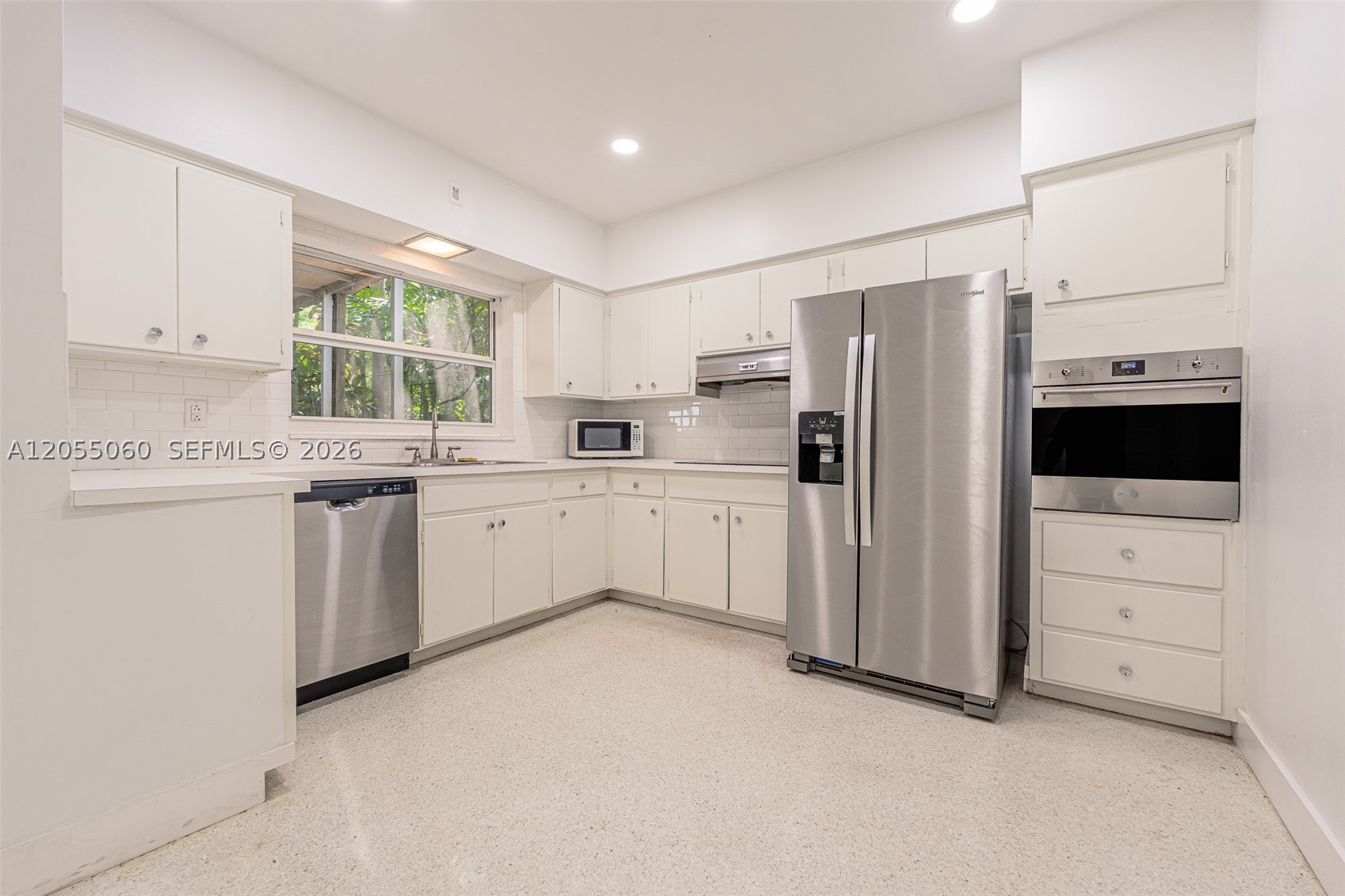 CORAL GABLES COUNTRY CLUB - Residential Lease