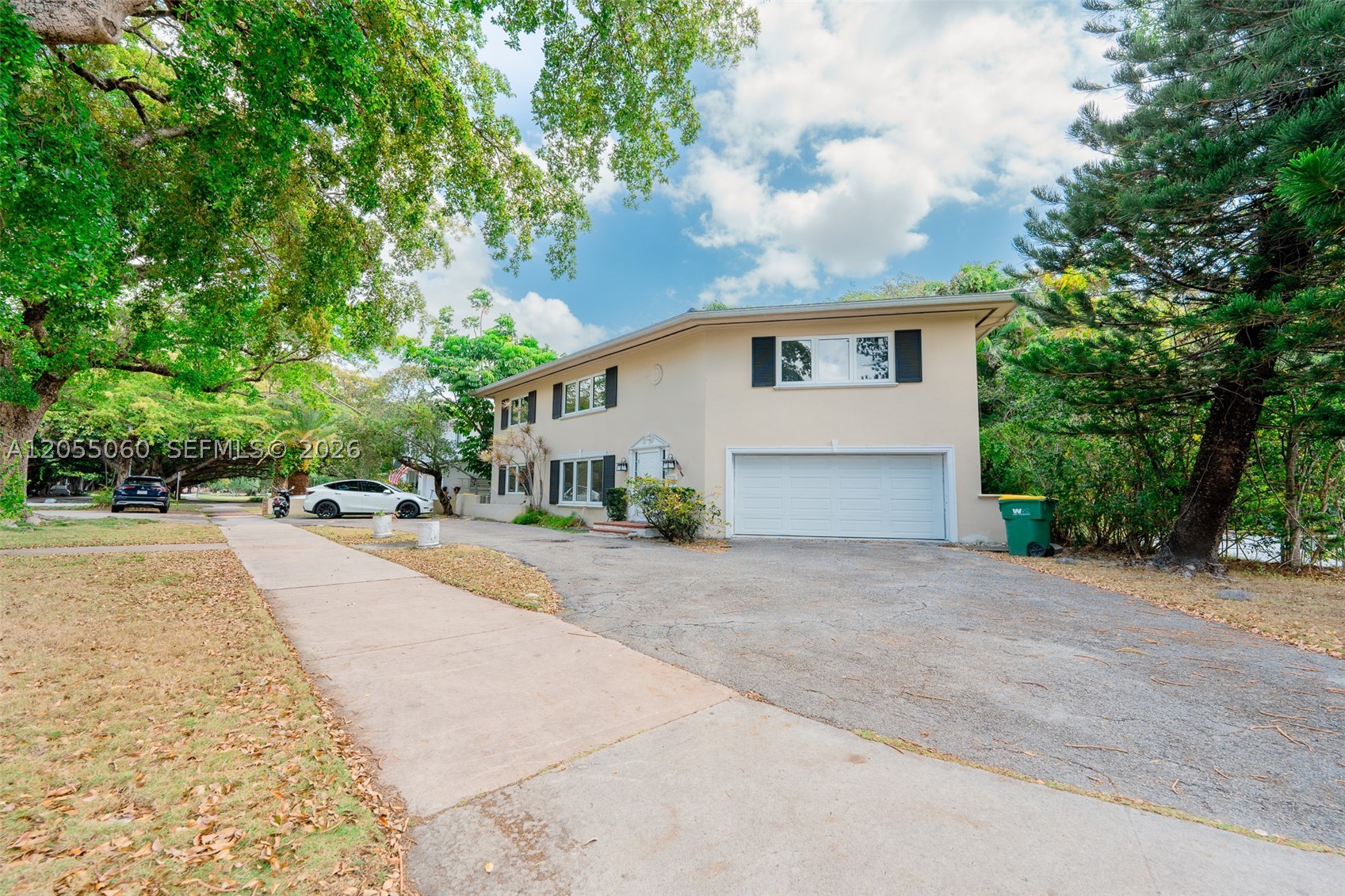 CORAL GABLES COUNTRY CLUB - Residential Lease