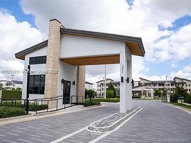 APEX AT PARK CENTRAL COND - Residential Lease