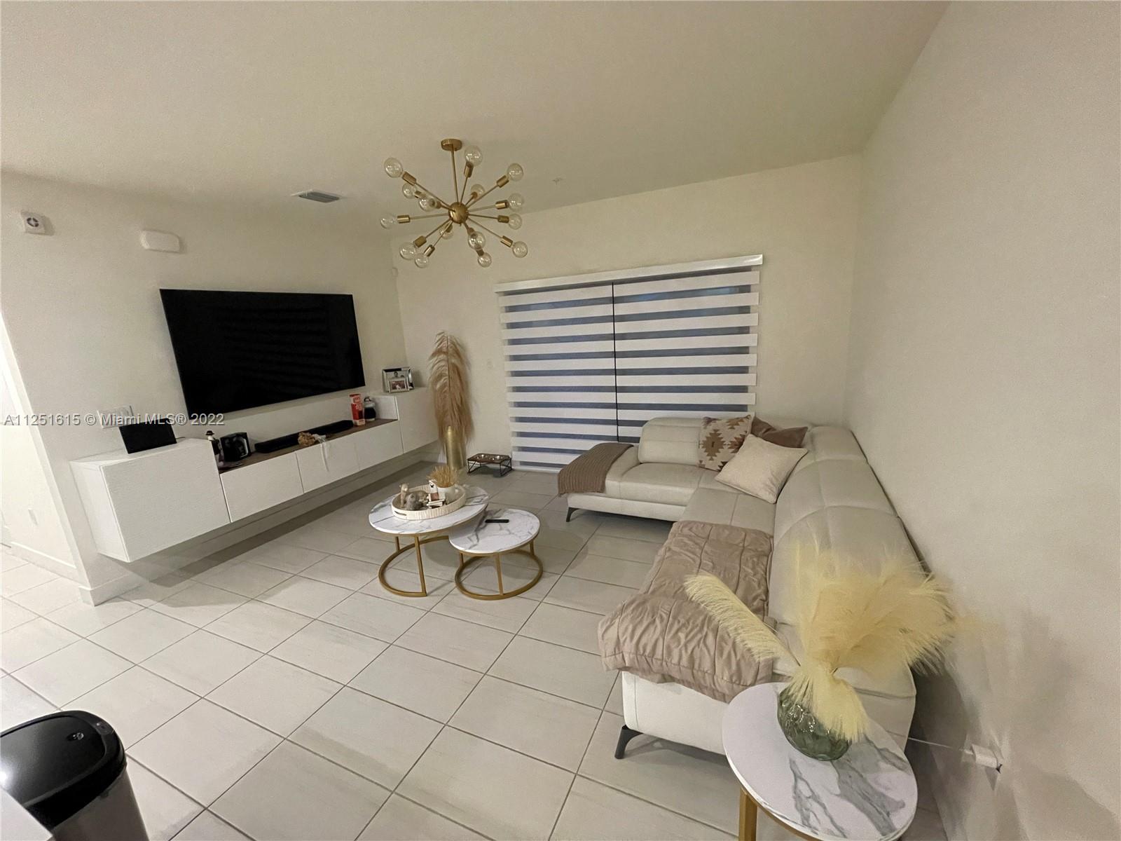 APEX AT PARK CENTRAL COND - Residential Lease