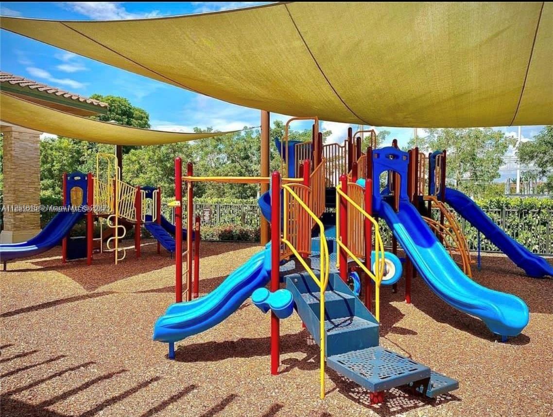 APEX AT PARK CENTRAL COND - Residential Lease