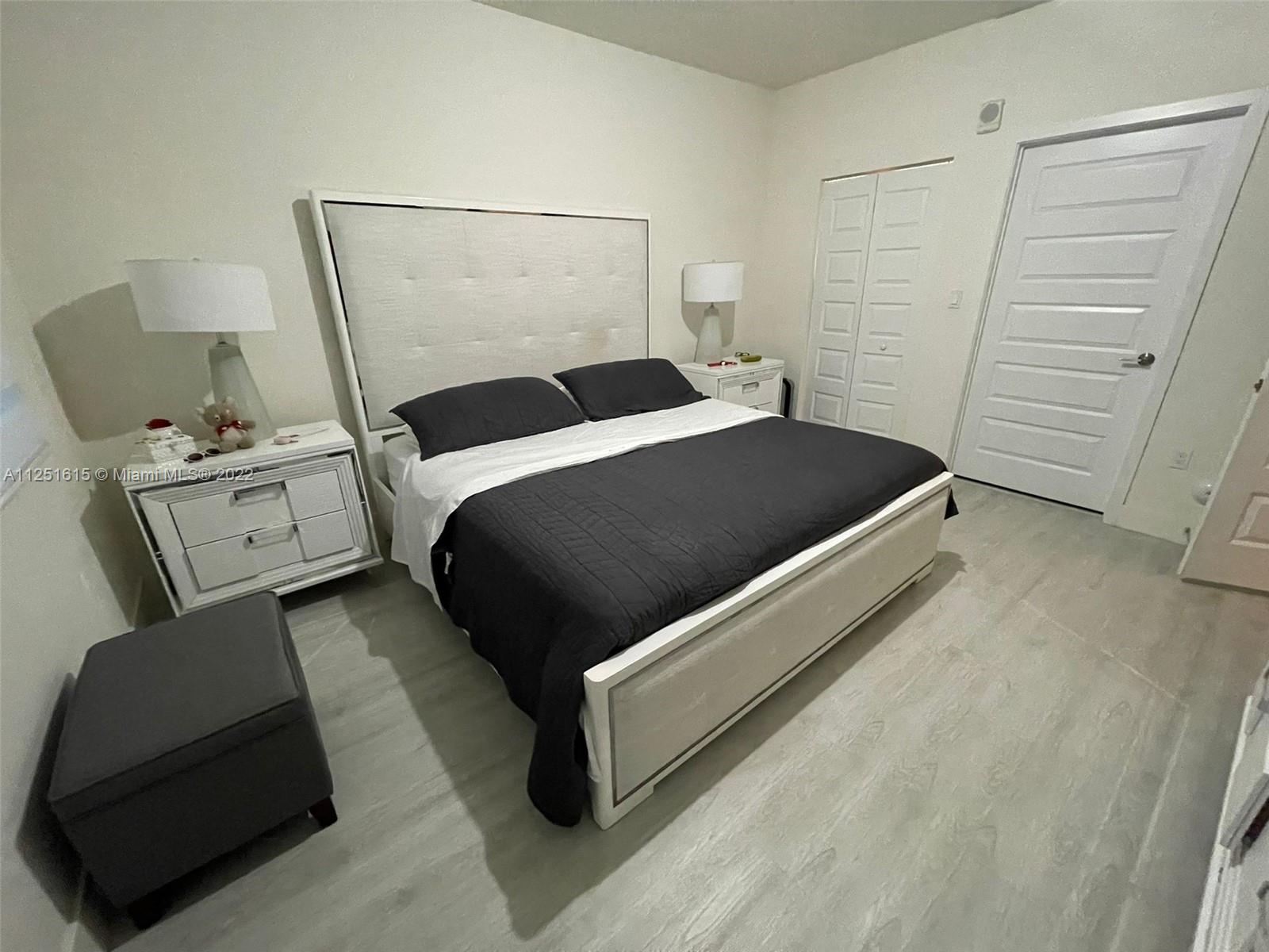 APEX AT PARK CENTRAL COND - Residential Lease