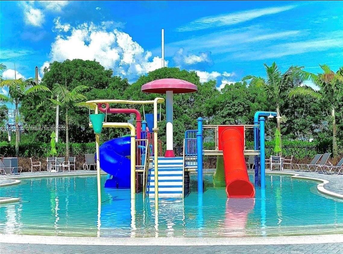APEX AT PARK CENTRAL COND - Residential Lease