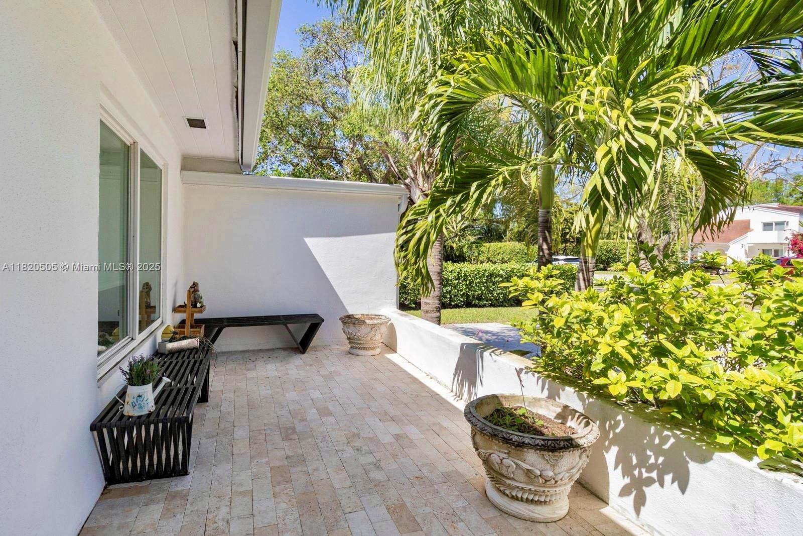 MIAMI SHORES SEC 1 AMD - Residential Lease