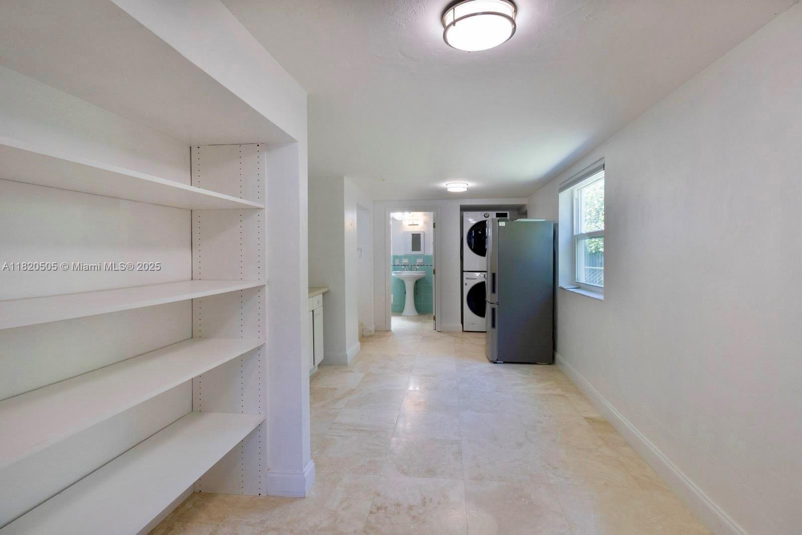 MIAMI SHORES SEC 1 AMD - Residential Lease