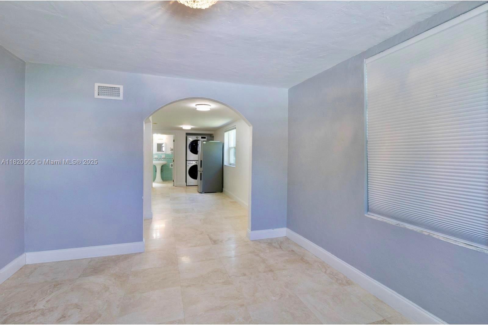 MIAMI SHORES SEC 1 AMD - Residential Lease