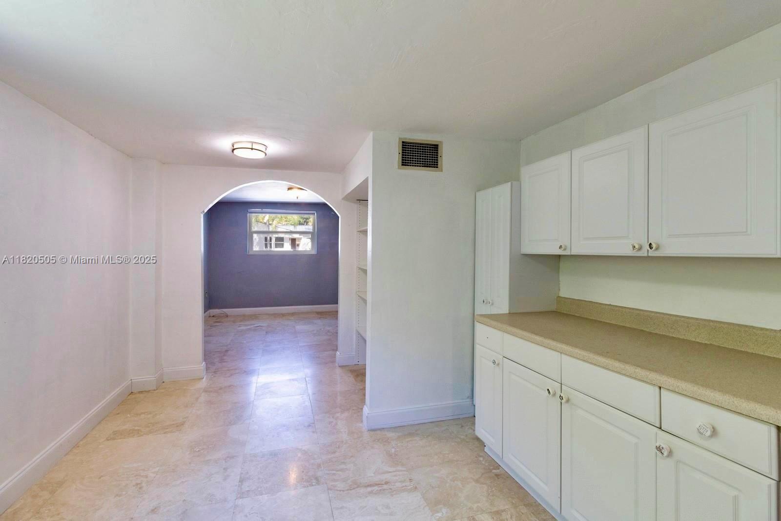 MIAMI SHORES SEC 1 AMD - Residential Lease